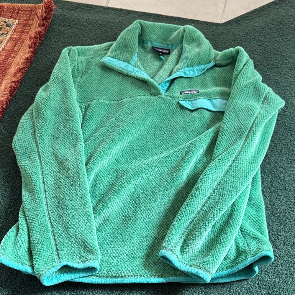 Patagonia Women's Mint Green Fleece Pullover Jacket - Picture 2 of 2